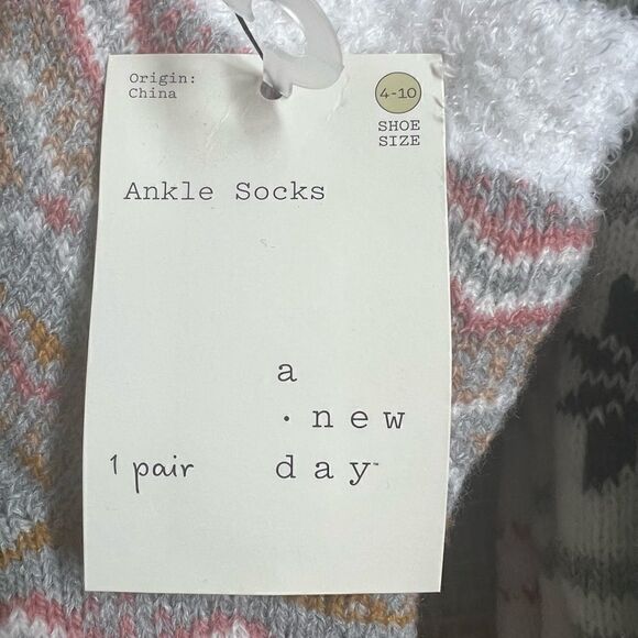 Two pairs of a new day comfy socks one ankle and one crew sizes 4-10 - Picture 8 of 8